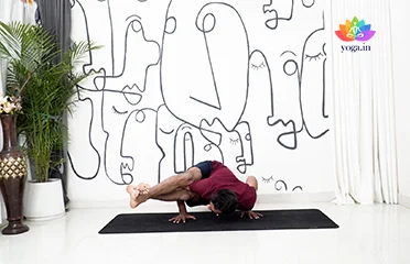 Featured image Astavakrasana