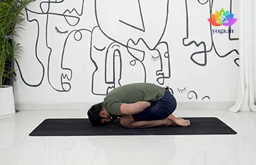 Featured image Mandukasana