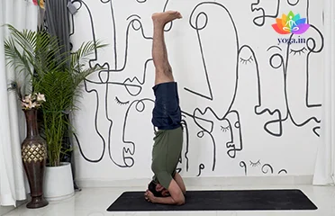 Featured image Sirsasana
