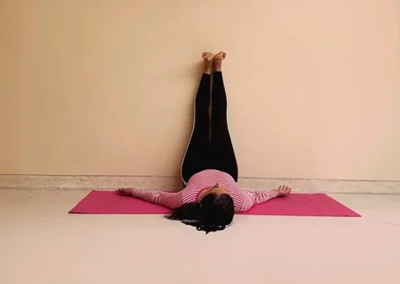 Banner Viparita Karani