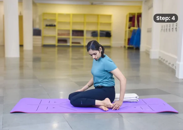 Bharadvajasana 2(step 4)