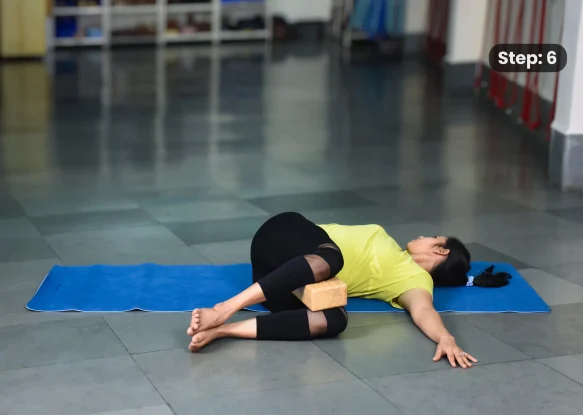 Jathara Parivartanasana(step 6)