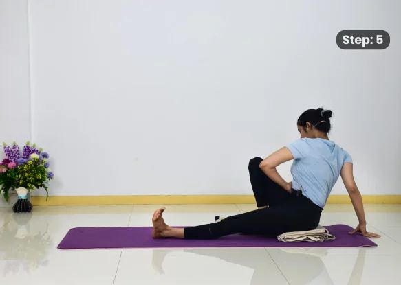 Marichyasana 3(step 5)