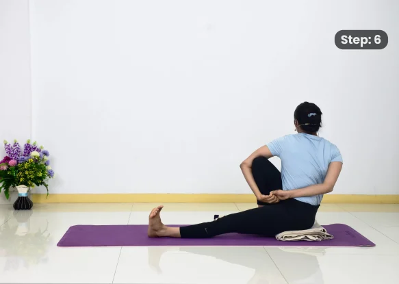 Marichyasana 3(step 6)