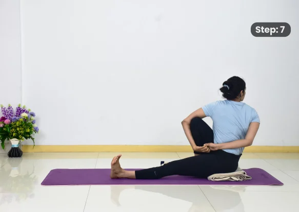 Marichyasana 3(step 7)