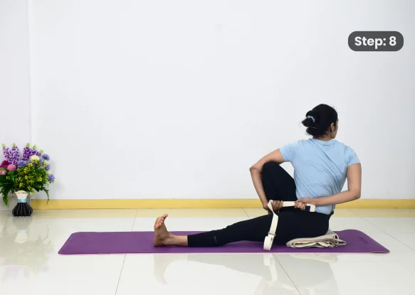 Marichyasana 3(step 8)