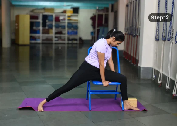 Utthita Parsvakonasana(step 2)