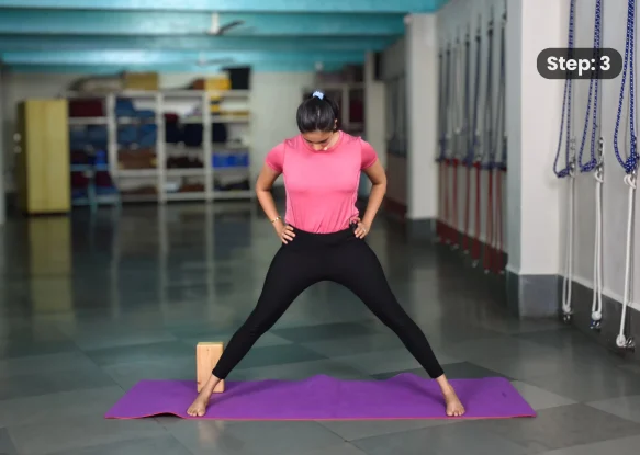 Utthita Trikonasana(step 3)