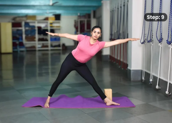 Utthita Trikonasana(step 9)